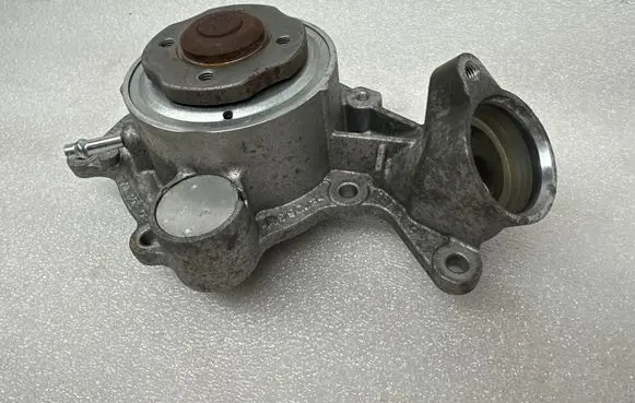 Audi A4 S4 B9 Water pump 06M121013D