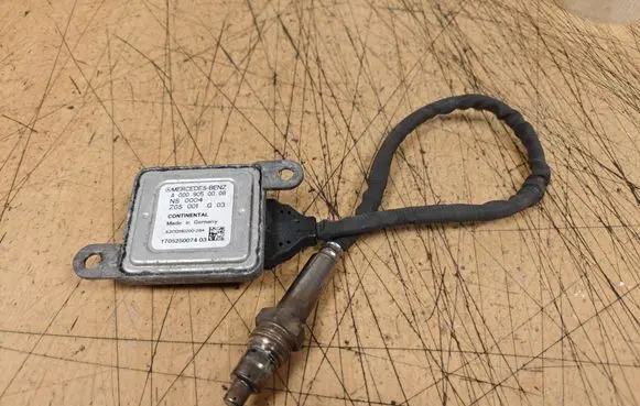 Mercedes-Benz Sprinter W906 Lambda probe sensor A0009050008