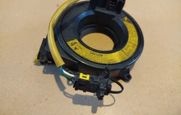 Toyota Avensis T220 Airbag slip ring squib (SRS ring) T100138373