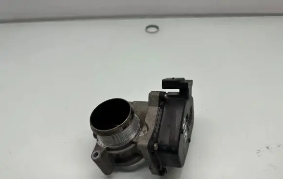 Volkswagen Golf Plus Throttle valve 03L128063L 273003602