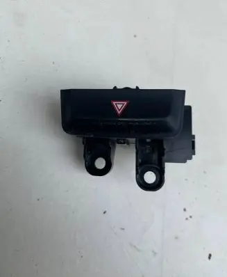 Maserati Ghibli Hazard light switch 670071372 24916095