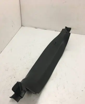 Maserati Levante Tailgate trim 670040403