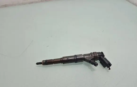 BMW 5 E60 E61 Fuel injector 7793836