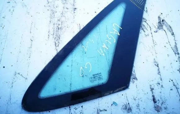 Renault Laguna I Rear side window