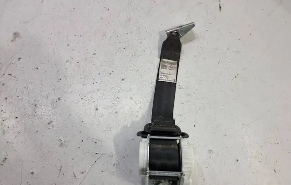 Rear seatbelt