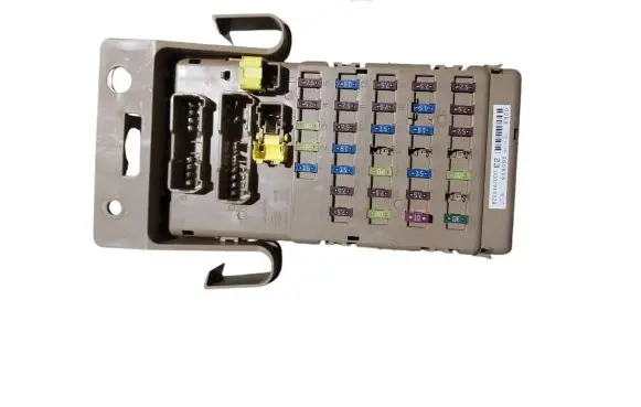 Subaru Legacy Fuse module 82201AJ000E2