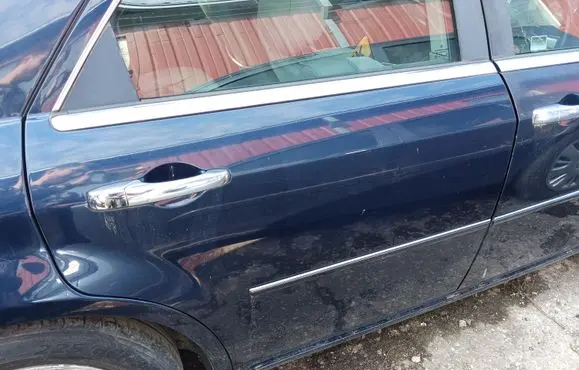 Chrysler 300 - 300C Rear door