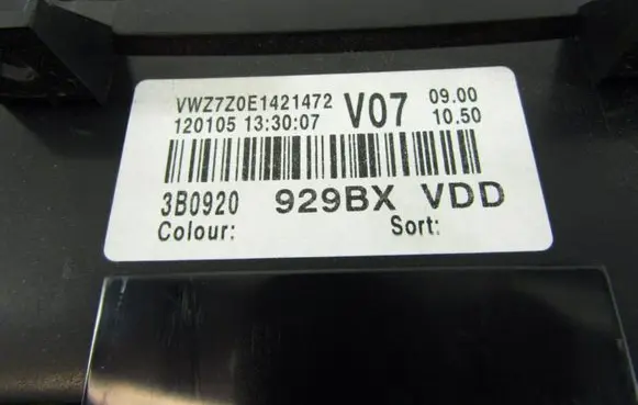 Volkswagen PASSAT B5.5 Speedometer (instrument cluster) 3B0920929BX