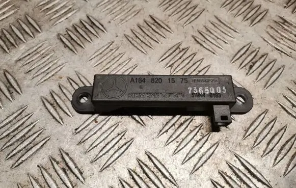 Mercedes-Benz S W221 Keyless system antenna 1648201575 A1648201575
