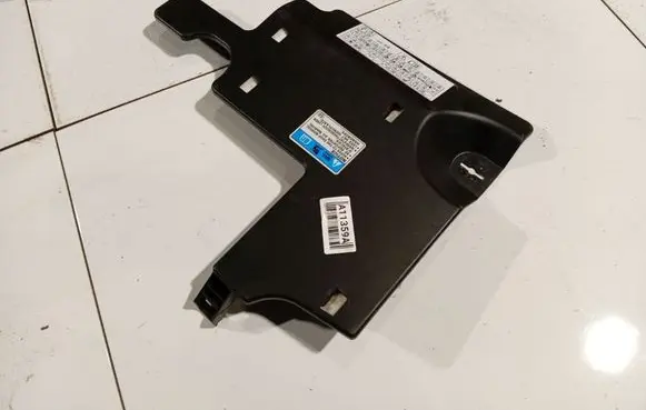 Honda FR-V Fuse box cover