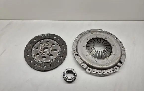 Mercedes-Benz E W124 Clutch set kit 3000317001