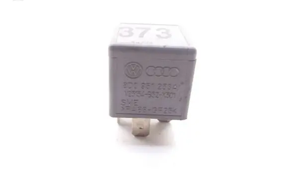 Audi A6 S6 C5 4B Other relay 8D0951253A V23134B52X301
