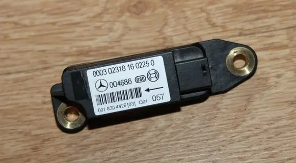 Mercedes-Benz C W203 Airbag deployment crash/impact sensor 0018204426