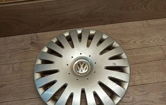Volkswagen PASSAT B6 R16 wheel hub/cap/trim 3C0601147D