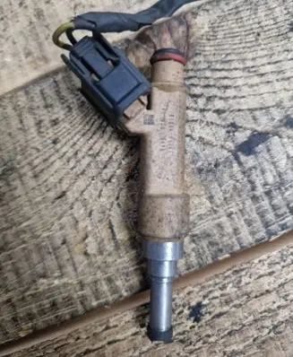 Toyota Prius (XW30) Fuel injector 2325037010