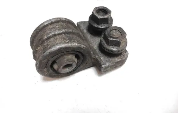 Volvo S60 Engine mount bracket 9445335