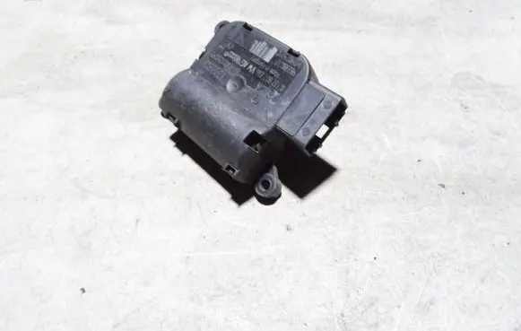 Volkswagen Scirocco Air flap motor/actuator 0132801336 1K0907511C