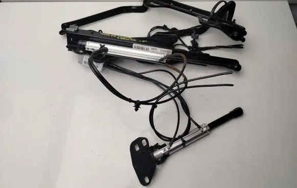 Volvo C70 Convertible roof hinge 31256553