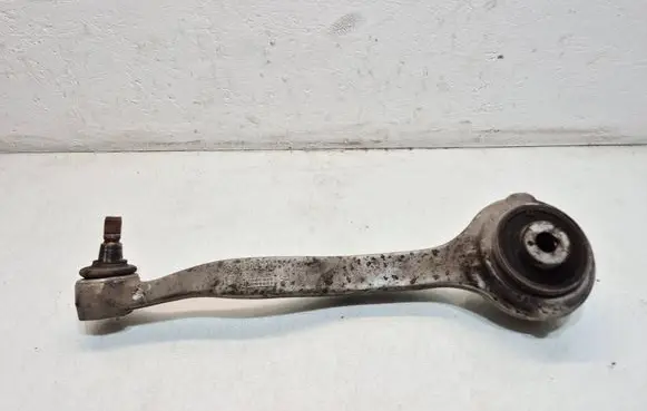 Mercedes-Benz C W204 Front control arm 20304L