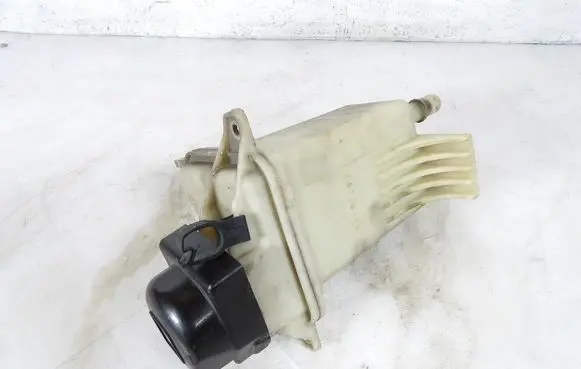Windshield washer fluid reservoir/tank