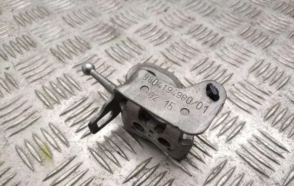 Peugeot 308 Engine mounting bracket 9804194980