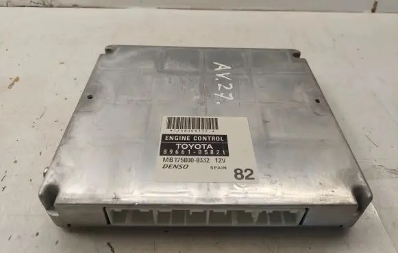 Toyota Avensis T250 Engine control unit/module MB1758008332 8966105821