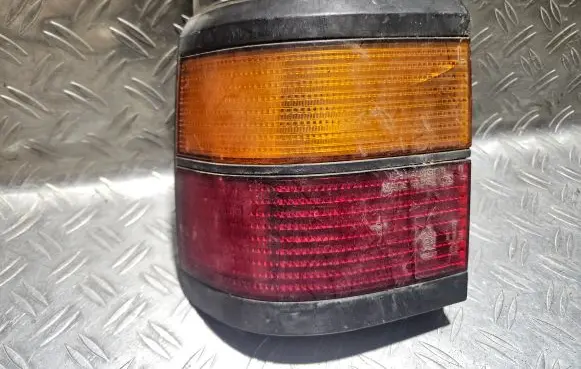 Volkswagen PASSAT B3 Rear/tail lights 333945111