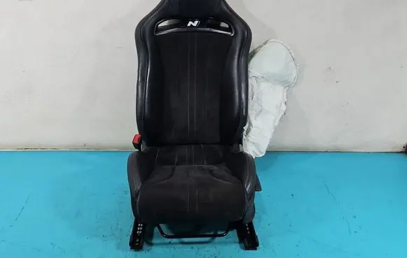 Hyundai i30 Front driver seat 1548302 IMPRK1548302