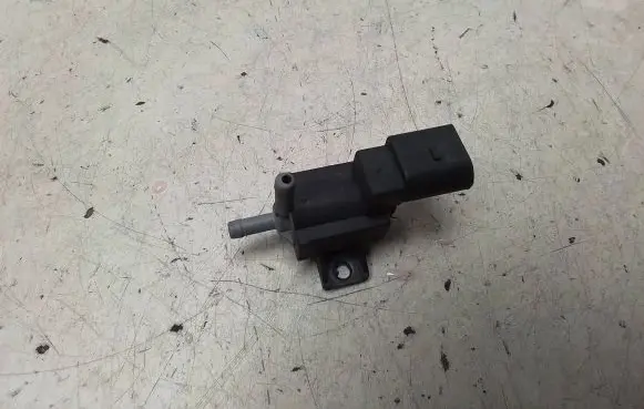 Volkswagen Golf VI Turbo solenoid valve 06F906283F 59001170405 70047004