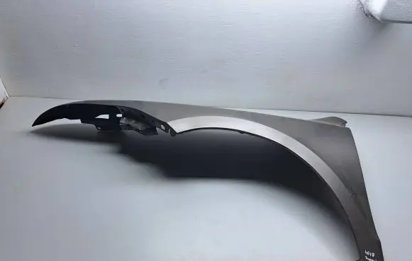 Skoda Superb B6 (3T) Fender
