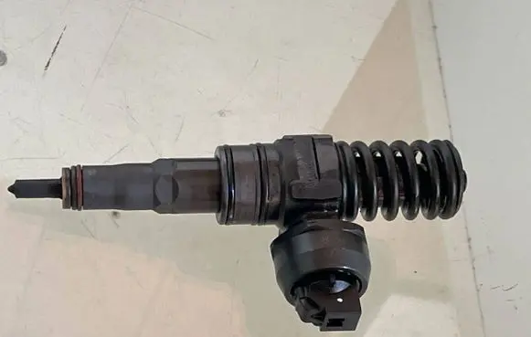 Seat Toledo III (5P) Fuel injector 038130073AG