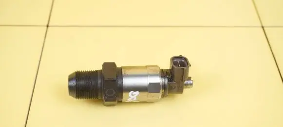 Lexus IS 220D-250-350 Fuel pressure sensor 8SP13 22CZUJNIK