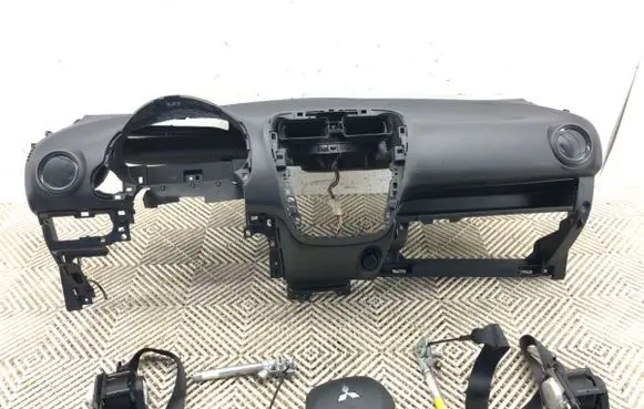 Mitsubishi Mirage VI G4 Attrage Dashboard 
