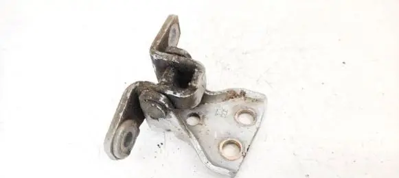Mitsubishi Pajero Rear door lower hinge