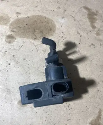 Audi A6 S6 C5 4B Turbo solenoid valve 059906629B 425248