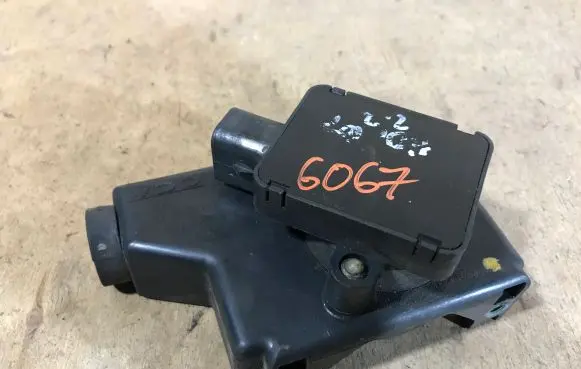 Peugeot 607 Accelerator pedal position sensor 9639779180 1004984