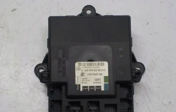 Mercedes-Benz A W169 Door control unit/module A1699000300