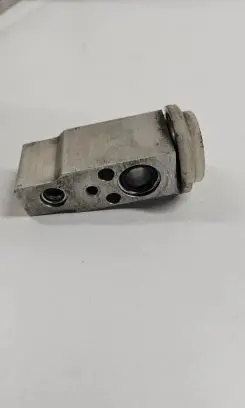 KIA Sorento Air conditioning (A/C) expansion valve 