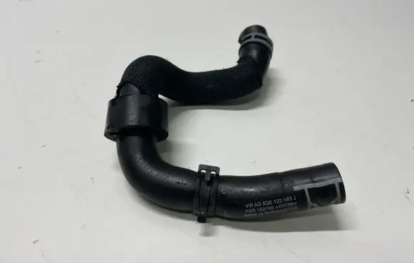 Volkswagen PASSAT B8 Engine coolant pipe/hose 5Q0122063J
