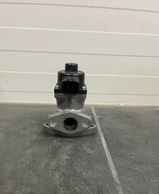 Renault Clio V EGR valve 147105RF1B