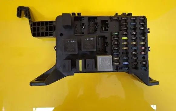 Ford Mondeo Mk III Fuse box set 1S7T-14A073-AE