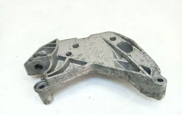 Audi TT TTS RS Mk3 8S Engine mounting bracket 06J199207P