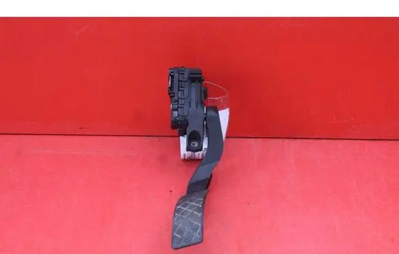 Audi A4 S4 B7 8E 8H Accelerator throttle pedal 8E1721523C