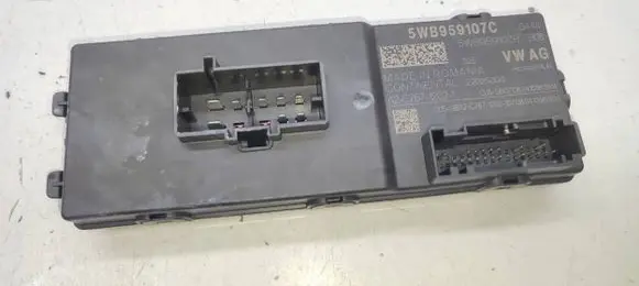 Skoda Octavia Mk4 Central body control module 1Z5945097B