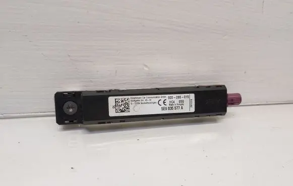 Skoda Octavia Mk3 (5E) Aerial antenna amplifier 5E9035577A