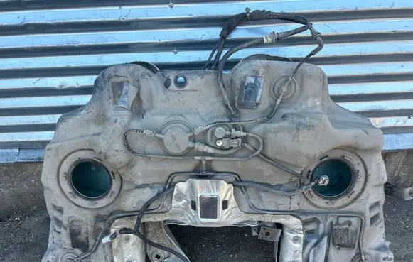 Dodge Durango III Fuel tank 