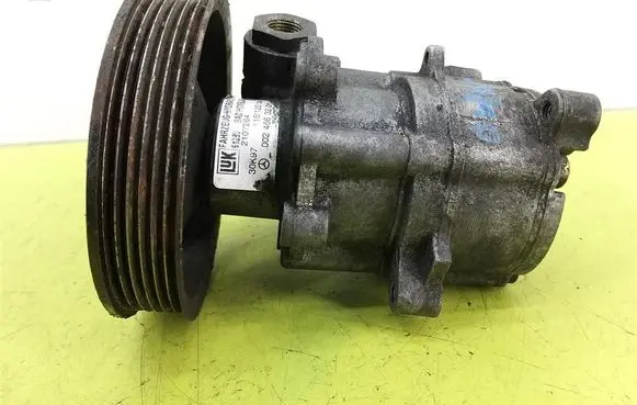 Mercedes-Benz E W210 Power steering pump 0024663201