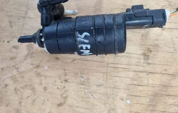 Renault Megane II Windscreen/windshield washer pump