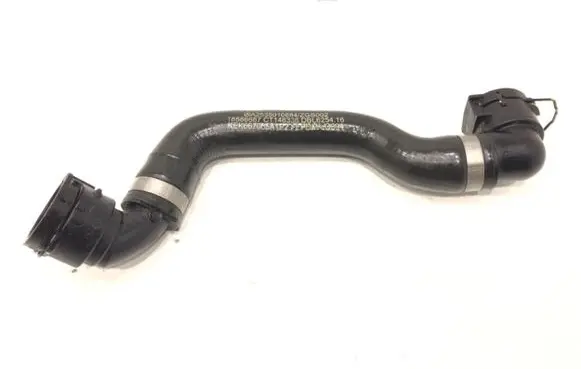 Mercedes-Benz CLS C257 Engine coolant pipe/hose A2535010884