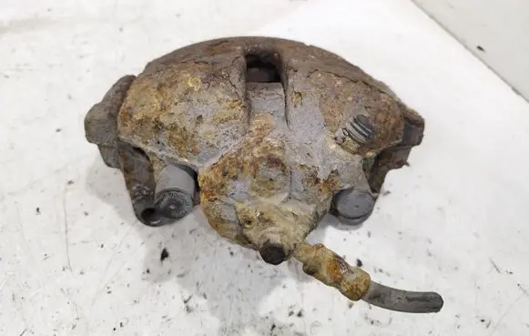 Volkswagen PASSAT B6 Front brake caliper